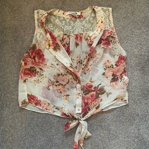 ADORABLE Floral Top with tie